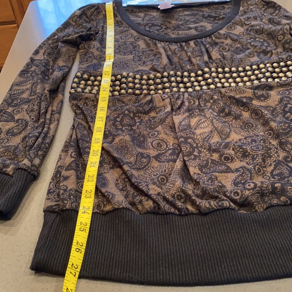 Embellished Banded Top - Picture 8 of 9